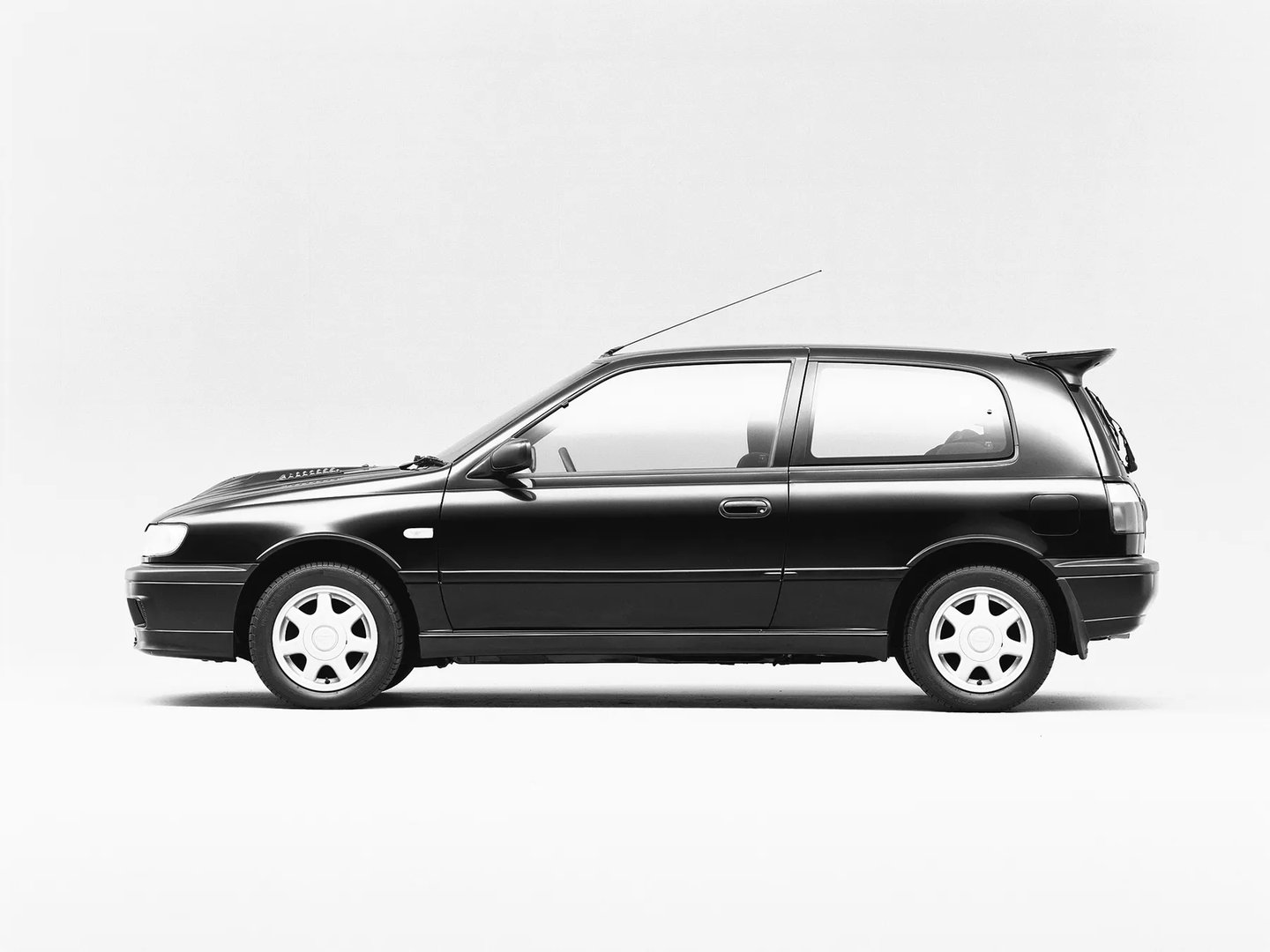 Nissan_Pulsar_4_generation__Mini_3-doors__2.jpg
