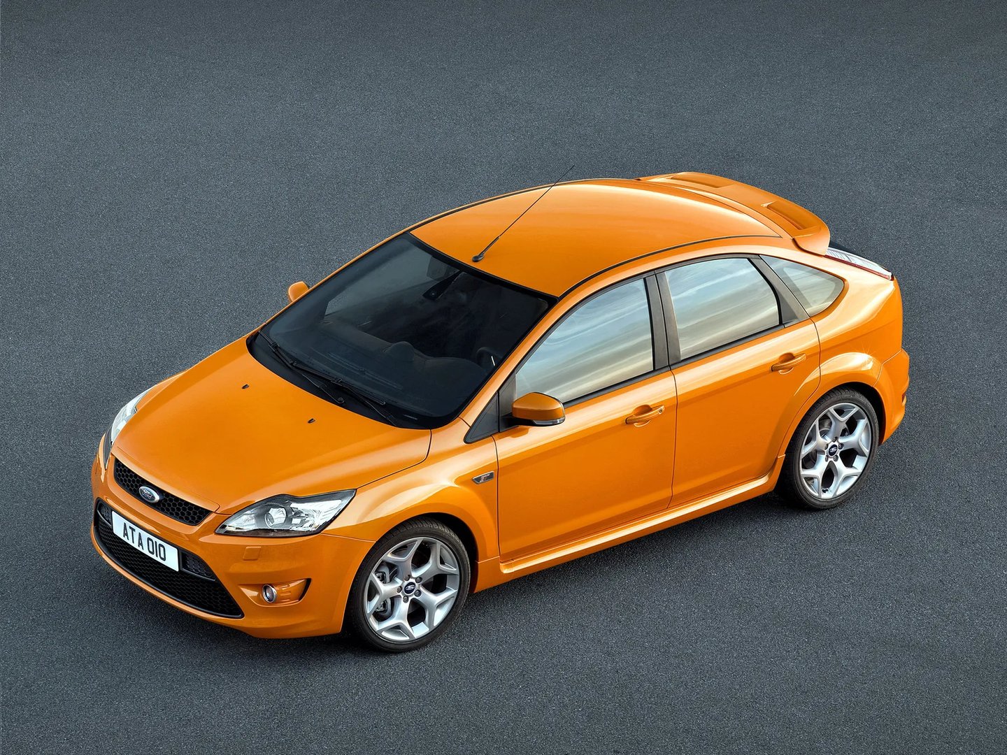 Ford_Focus_ST_2_generation_restyling__Hatchback_5-door__4.jpg