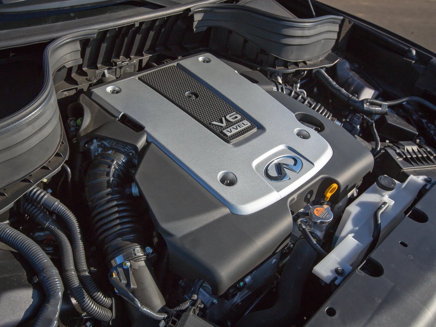 Infiniti_QX50_1_generation__SUV_5-doors__7.jpg