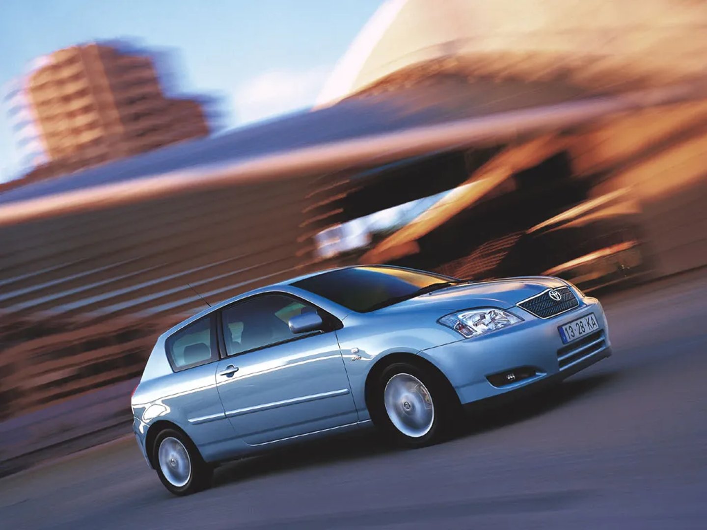 Toyota_Corolla_9_generation__Hatchback_3-door__10.jpg