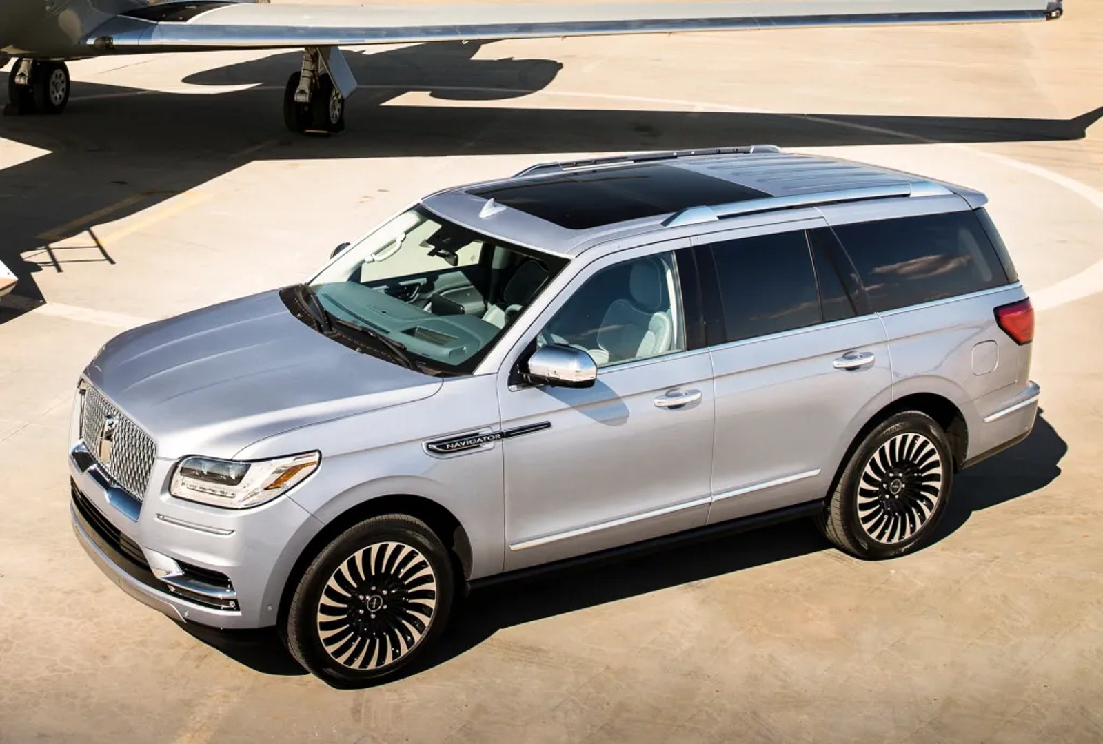 Lincoln_Navigator_4_generation__SUV_5-doors__13.jpg