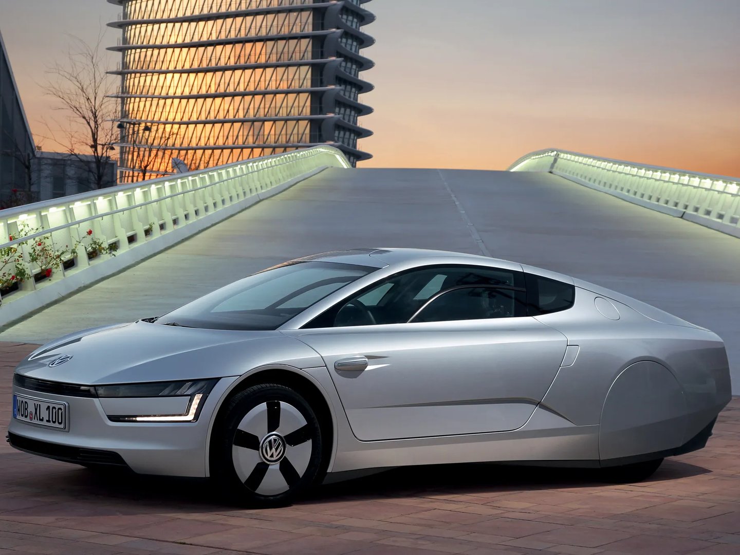 Volkswagen_XL1_1_generation__Coupe__8.jpg
