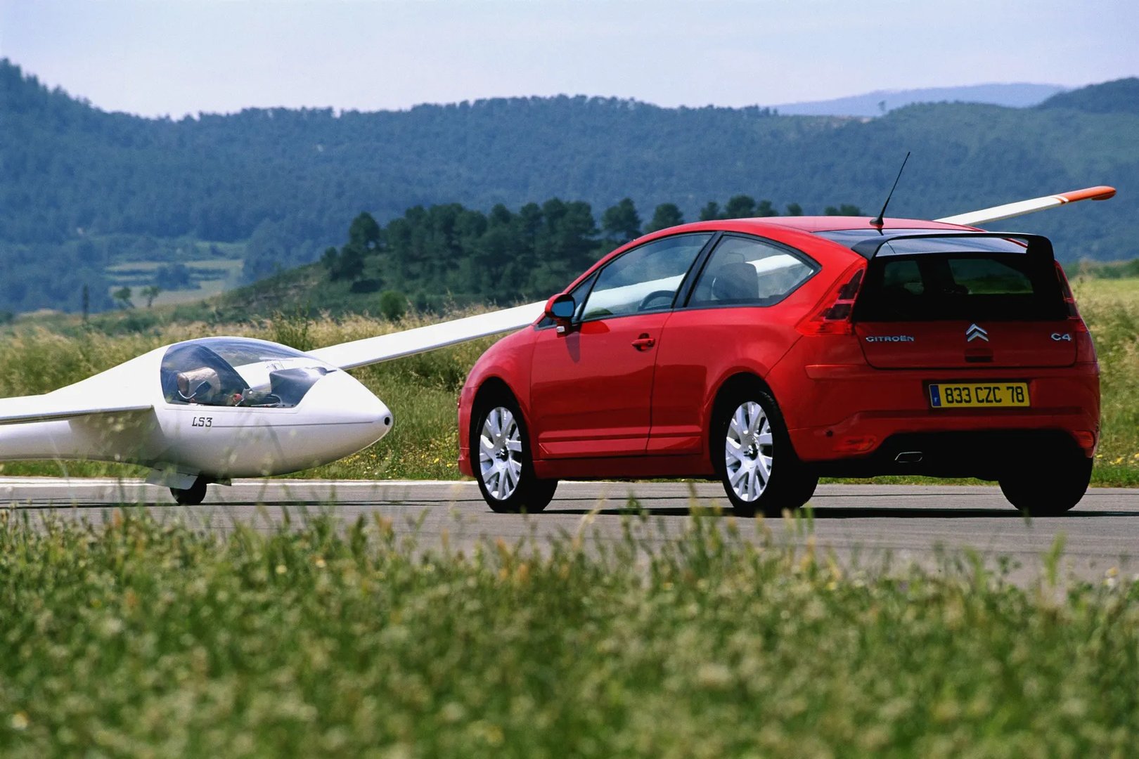 Citroen_C4_1_generation__Hatchback_3-door__1.jpg