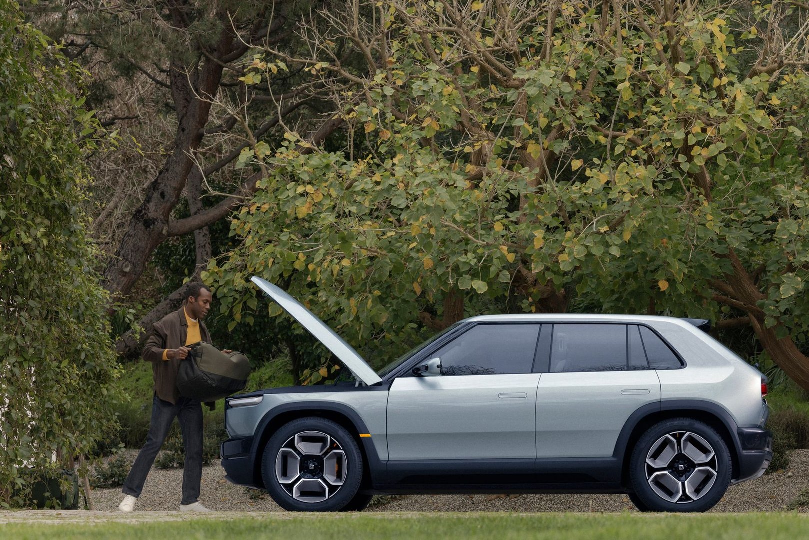 rivian_R3_1_generation__SUV_5-doors__14.jpg