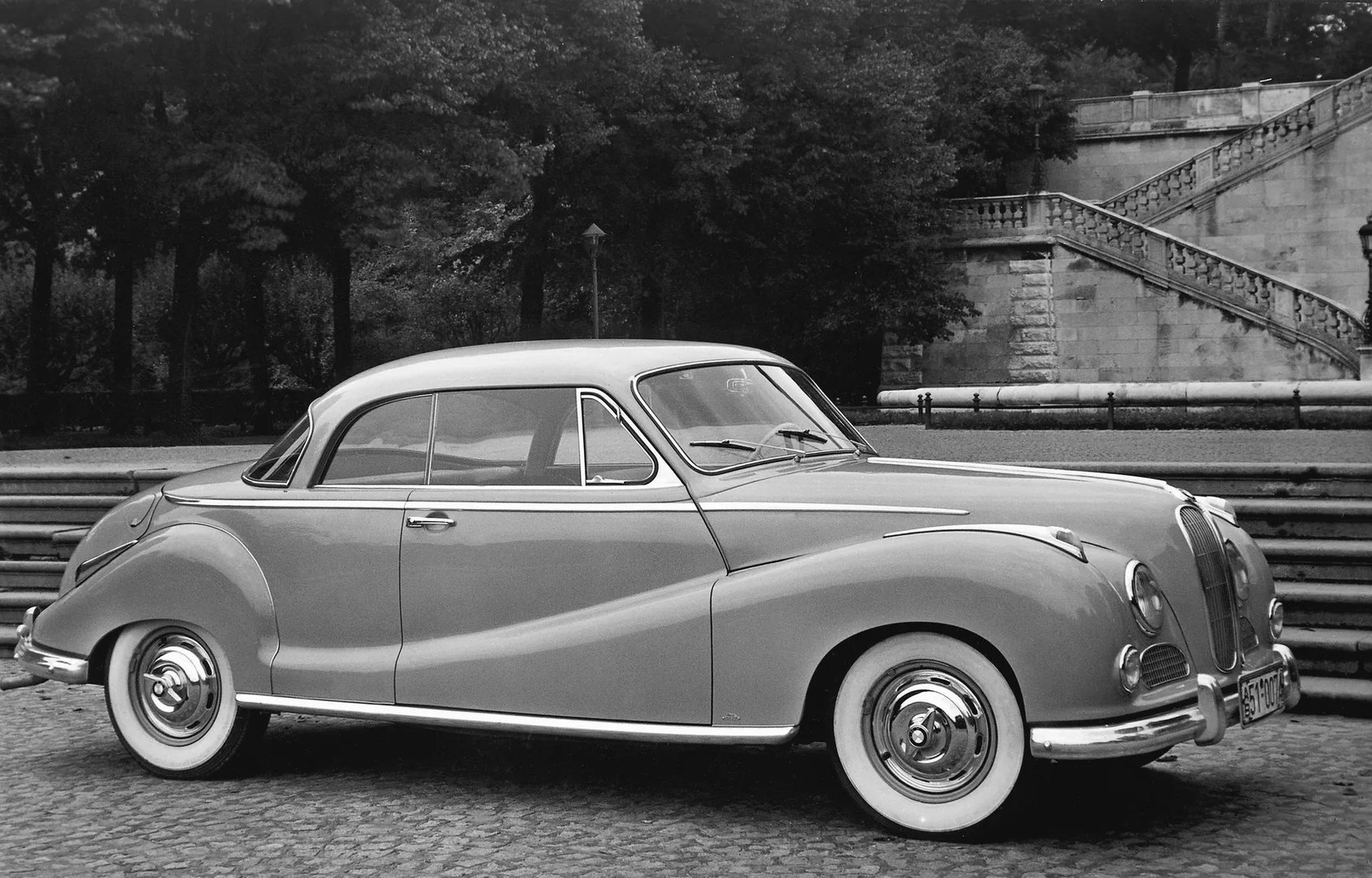 BMW_502_1_generation__Coupe__1.jpg
