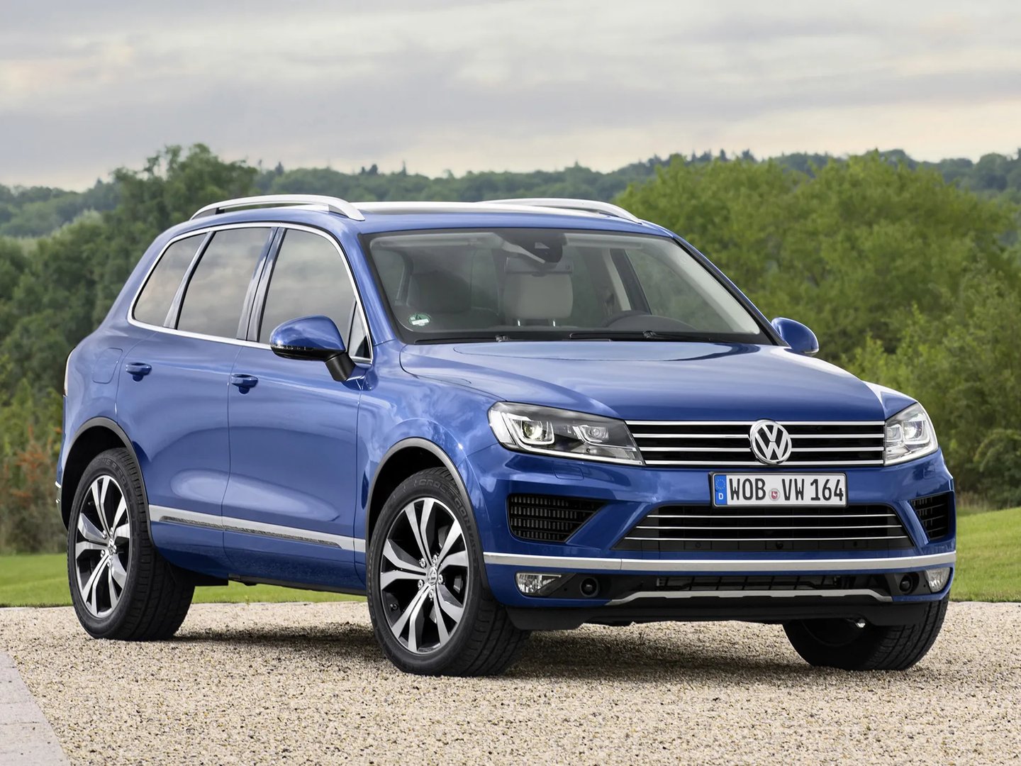 Volkswagen_Touareg_2_generation_restyling__SUV_5-doors__6.jpg