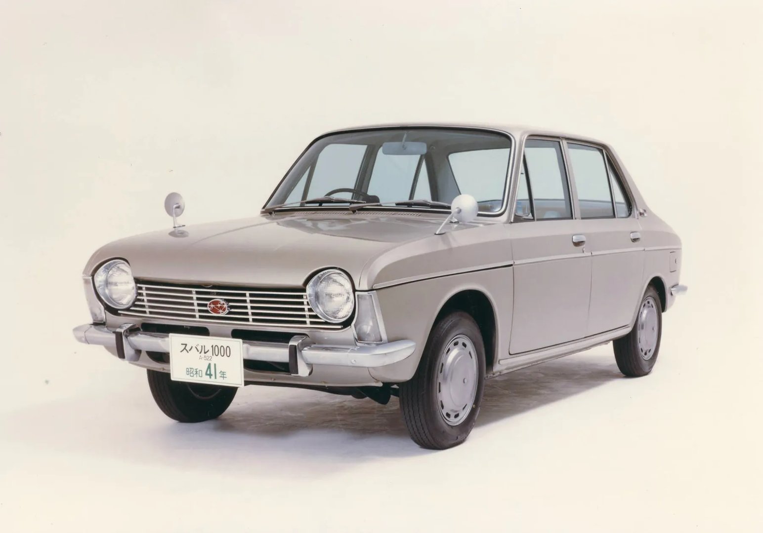Subaru_1000_1_generation__Sedan__4.jpg