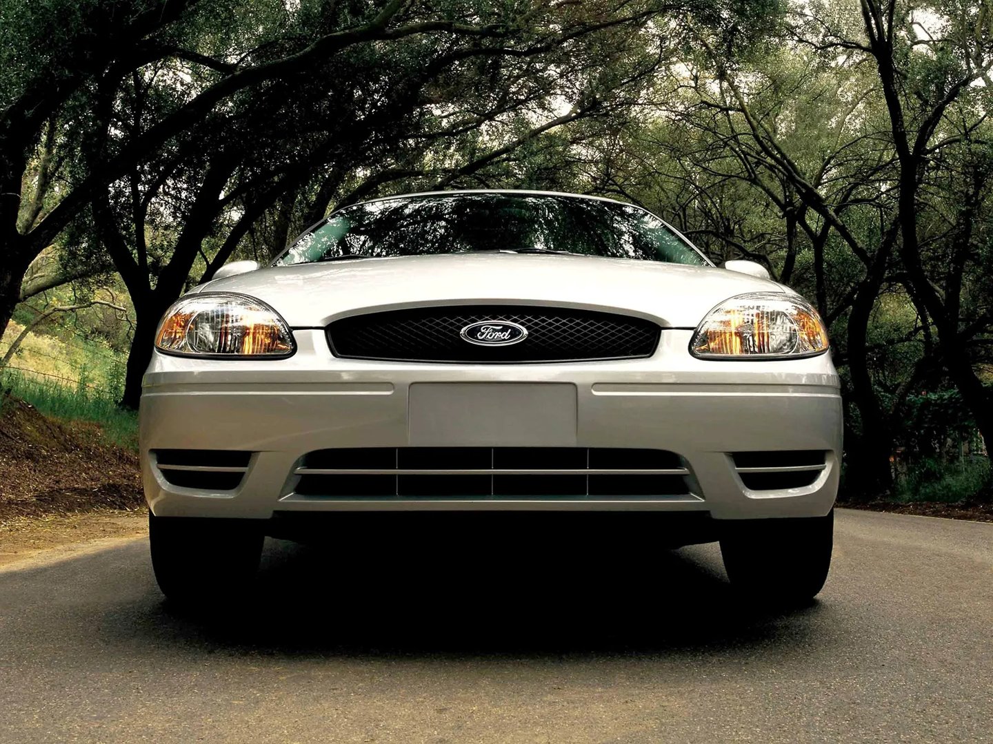 Ford_Taurus_4_generation__Sedan__7.jpg