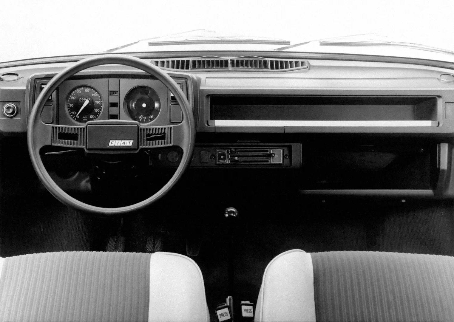 Fiat_128_1_generation__Sedan__7.jpg