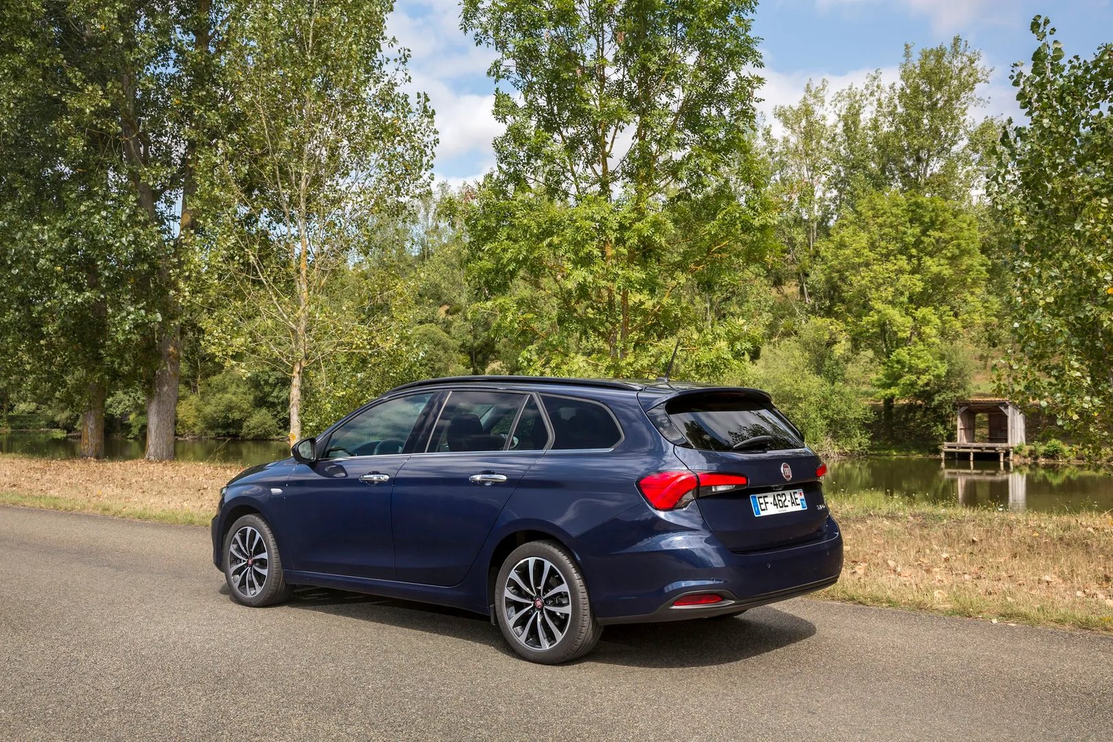Fiat_Tipo_2_generation__Estate_5-door__12.jpg