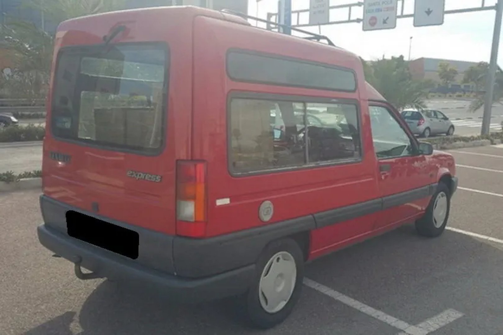 Renault_Express_1_generation_restyling_1__Minivan__3.jpg