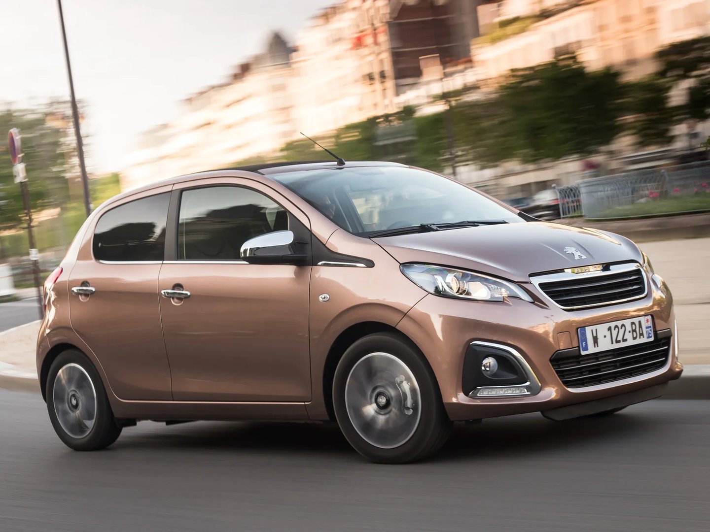 Peugeot_108_1_generation__Mini_5-doors__5.jpg