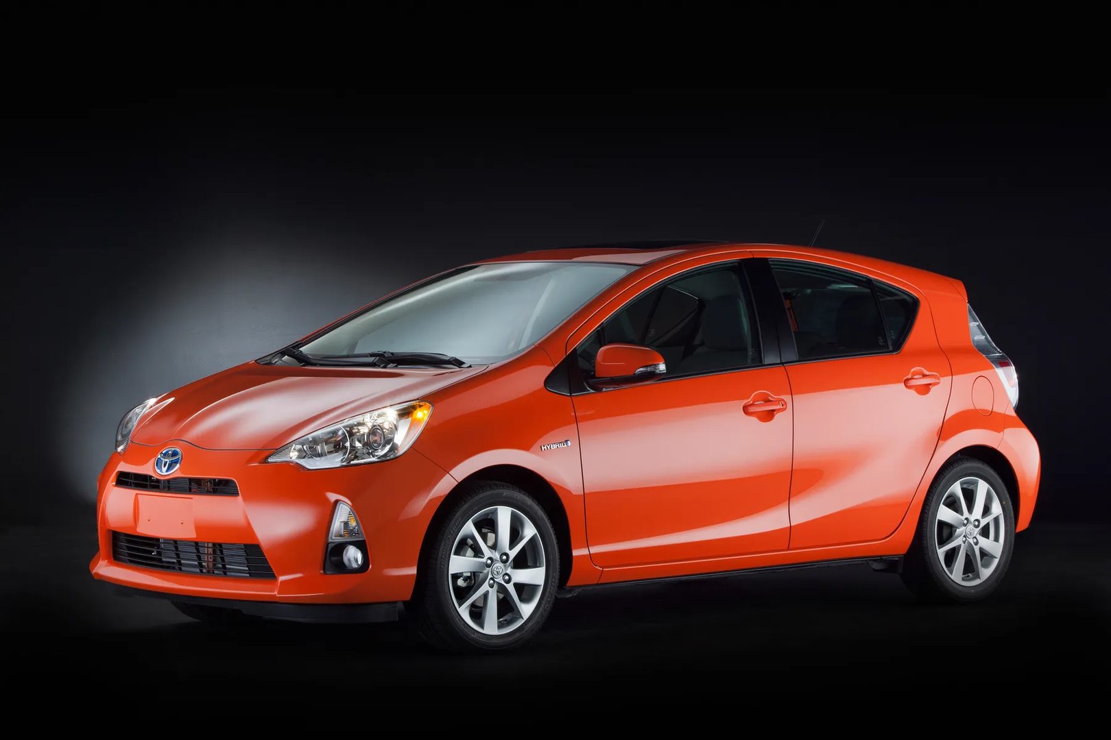 Toyota_Prius_C_1_generation__Hatchback_5-door__5.jpg