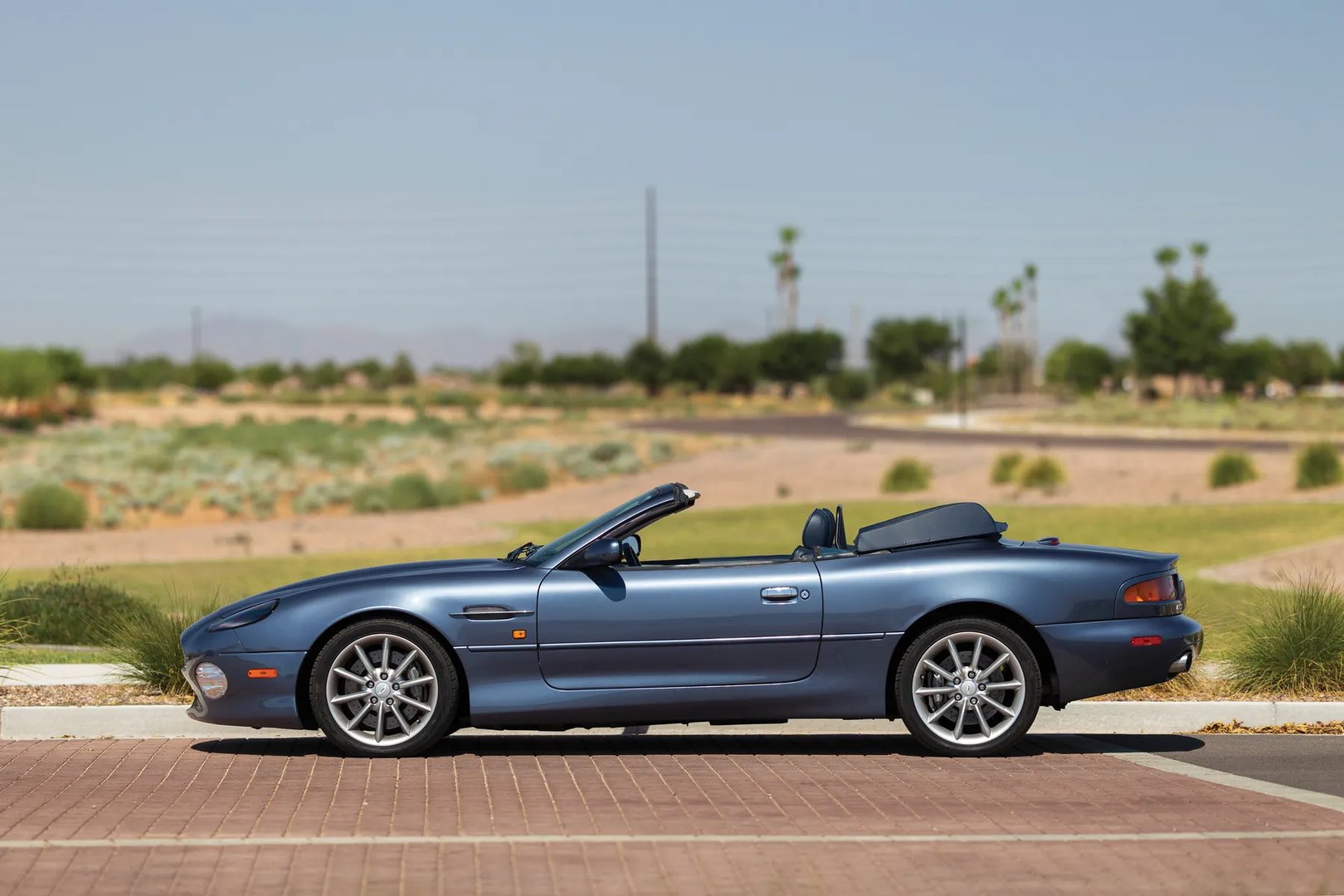 Aston Martin_DB7_1_generation_restyling__Cabrio__7.jpg