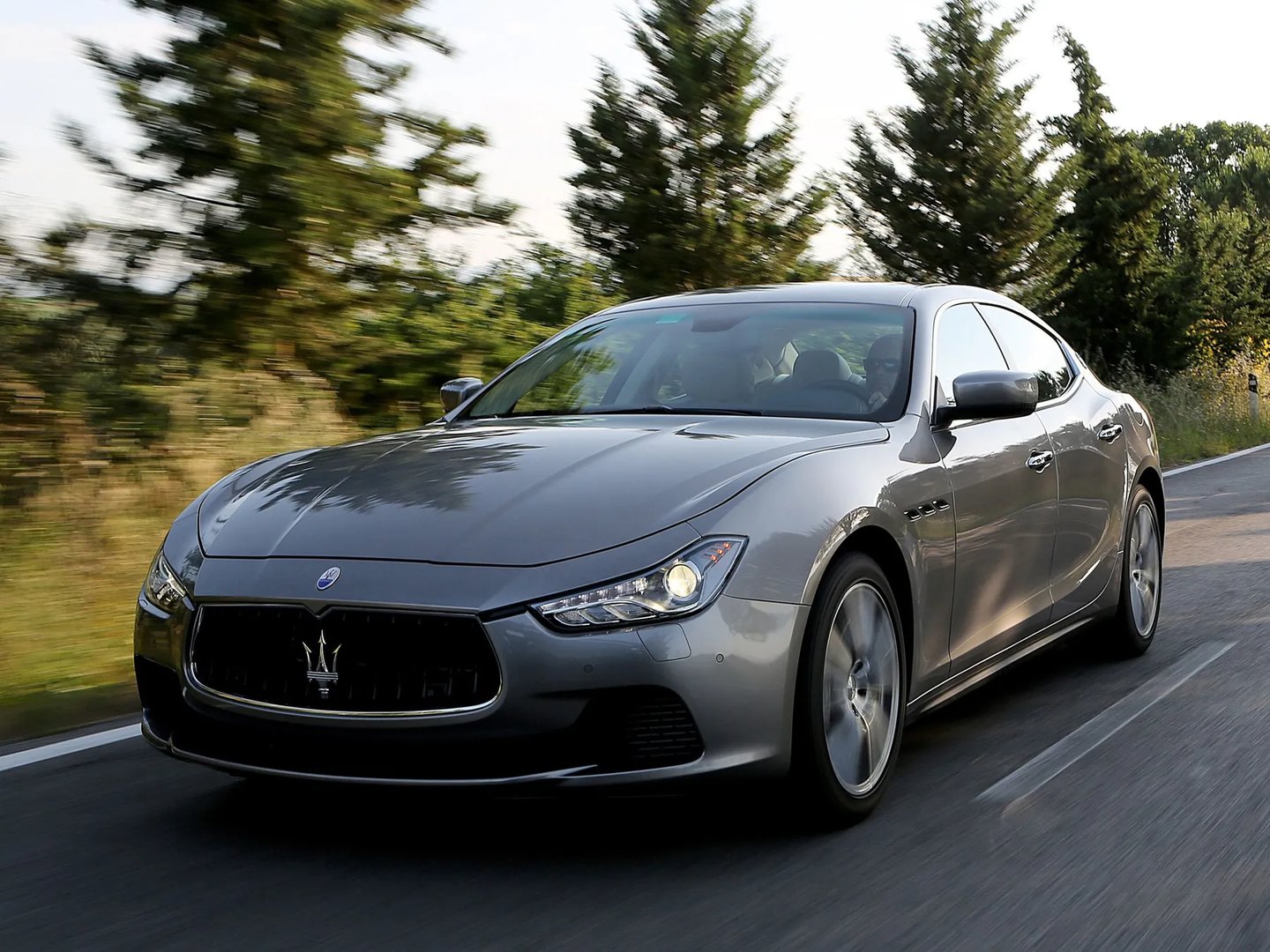 Maserati_Ghibli_3_generation__Sedan__2.jpg
