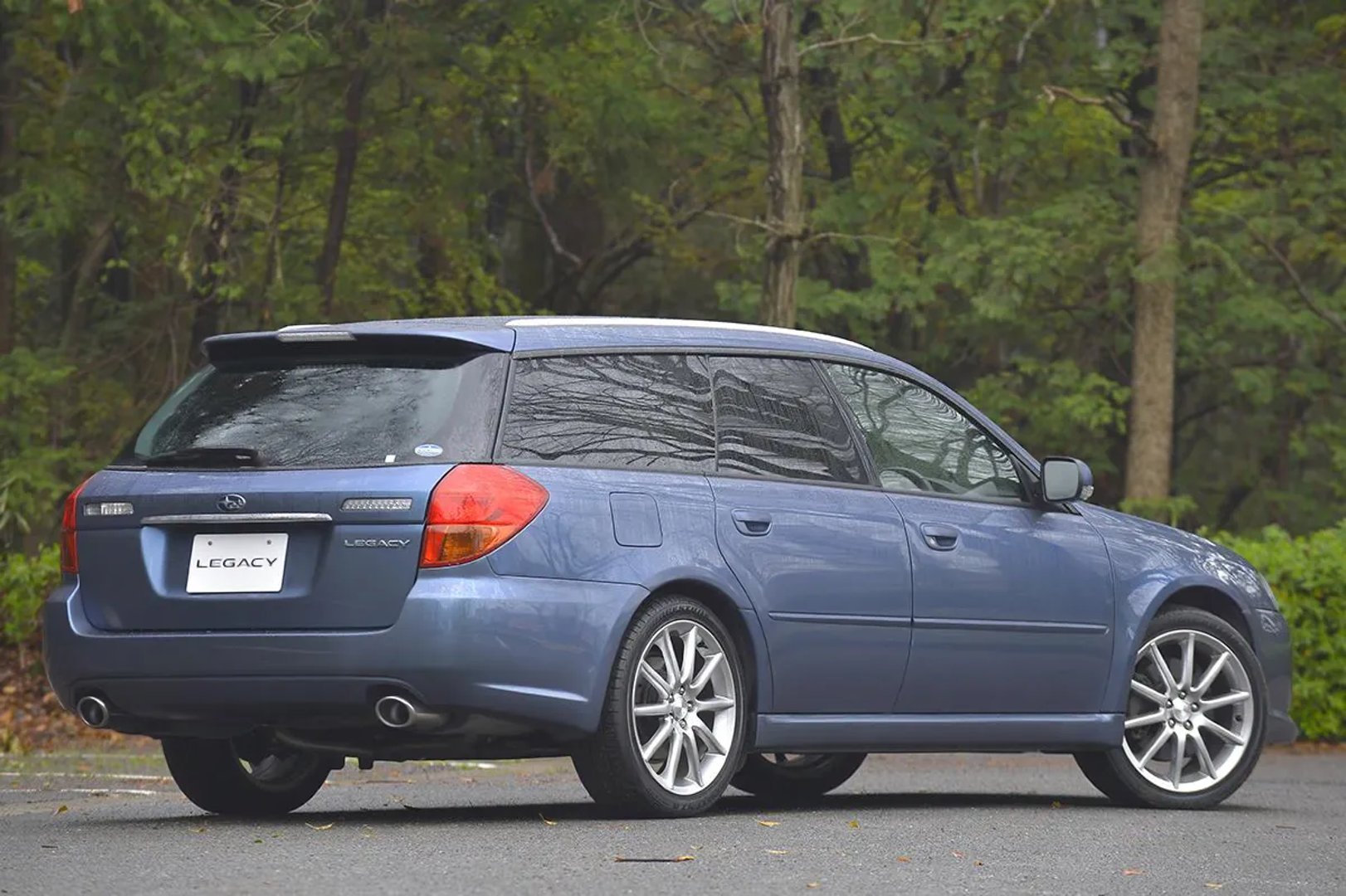 Subaru_B4_4_generation__Estate_5-door__4.jpg