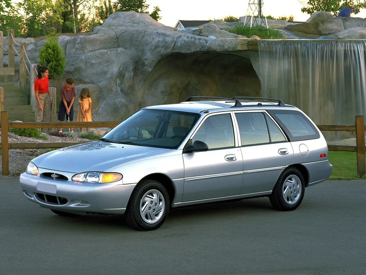 Ford_Escort_(North_America)_3_generation__Estate_5-door__3.jpg