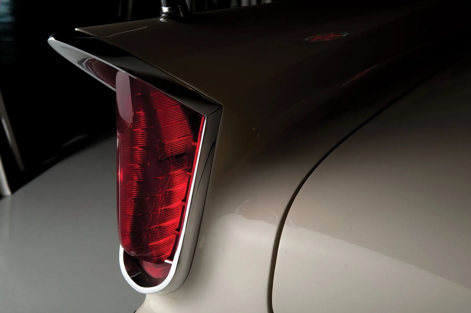 Chrysler_Windsor_7_generation__Coupe_Hardtop__4.jpg