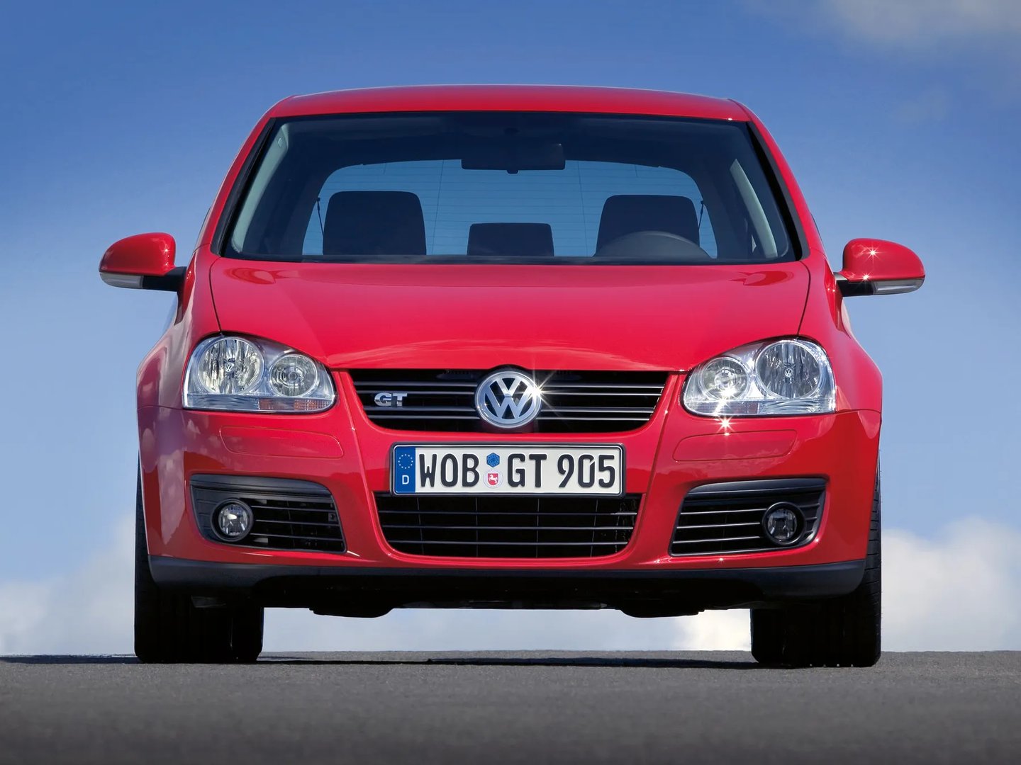 Volkswagen_Golf_5_generation__Hatchback_3-door__9.jpg