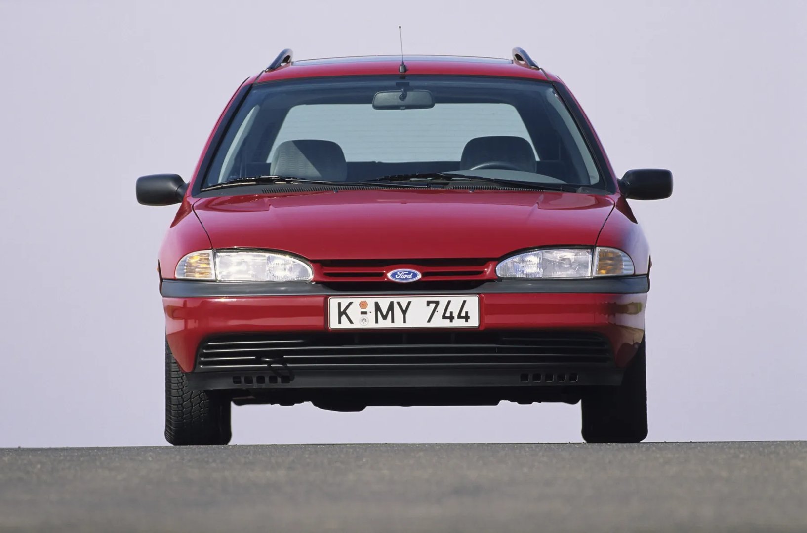 Ford_Mondeo_1_generation__Estate_5-door__3.jpg