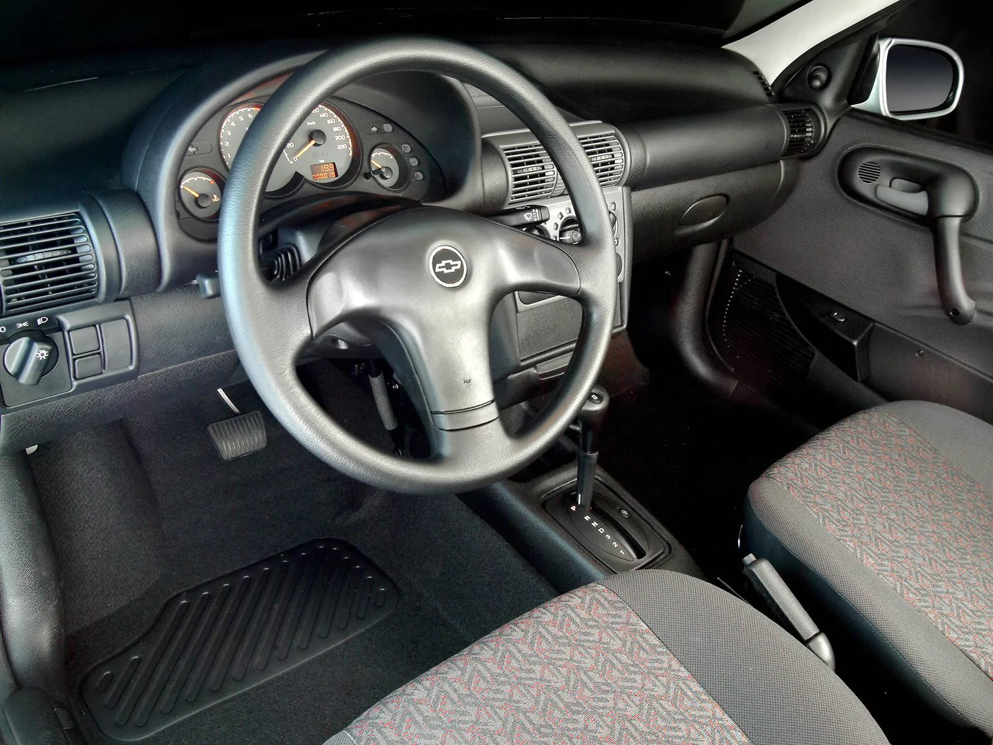 Chevrolet_Corsa_1_generation__Sedan__10.jpg