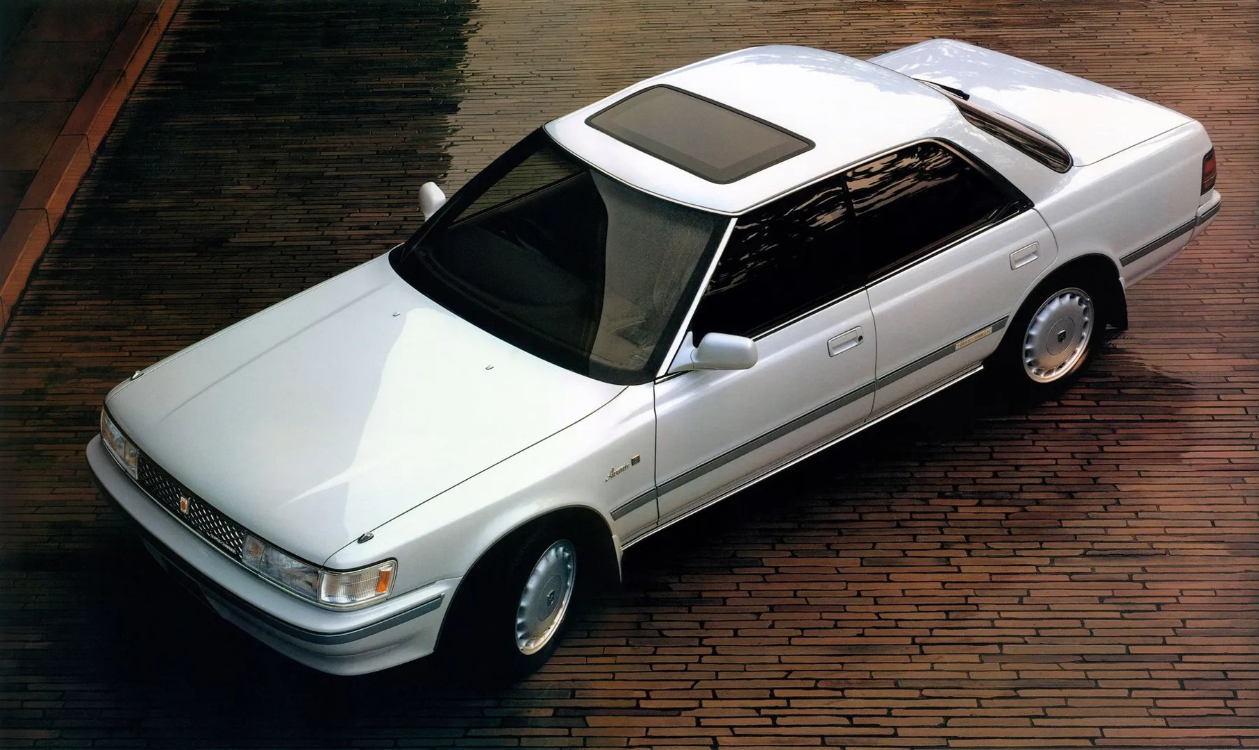 Toyota_Chaser_4_generation__Sedan__2.jpg