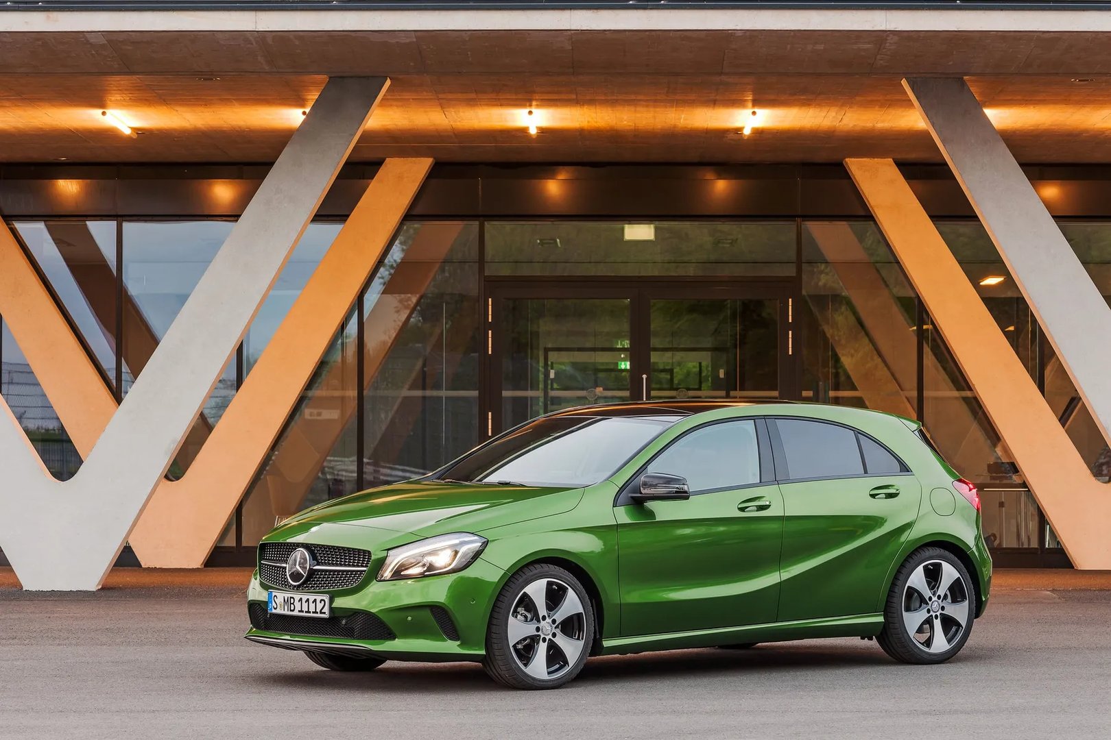 Mercedes_A-Class_3_generation_restyling__Hatchback_5-door__5.jpg