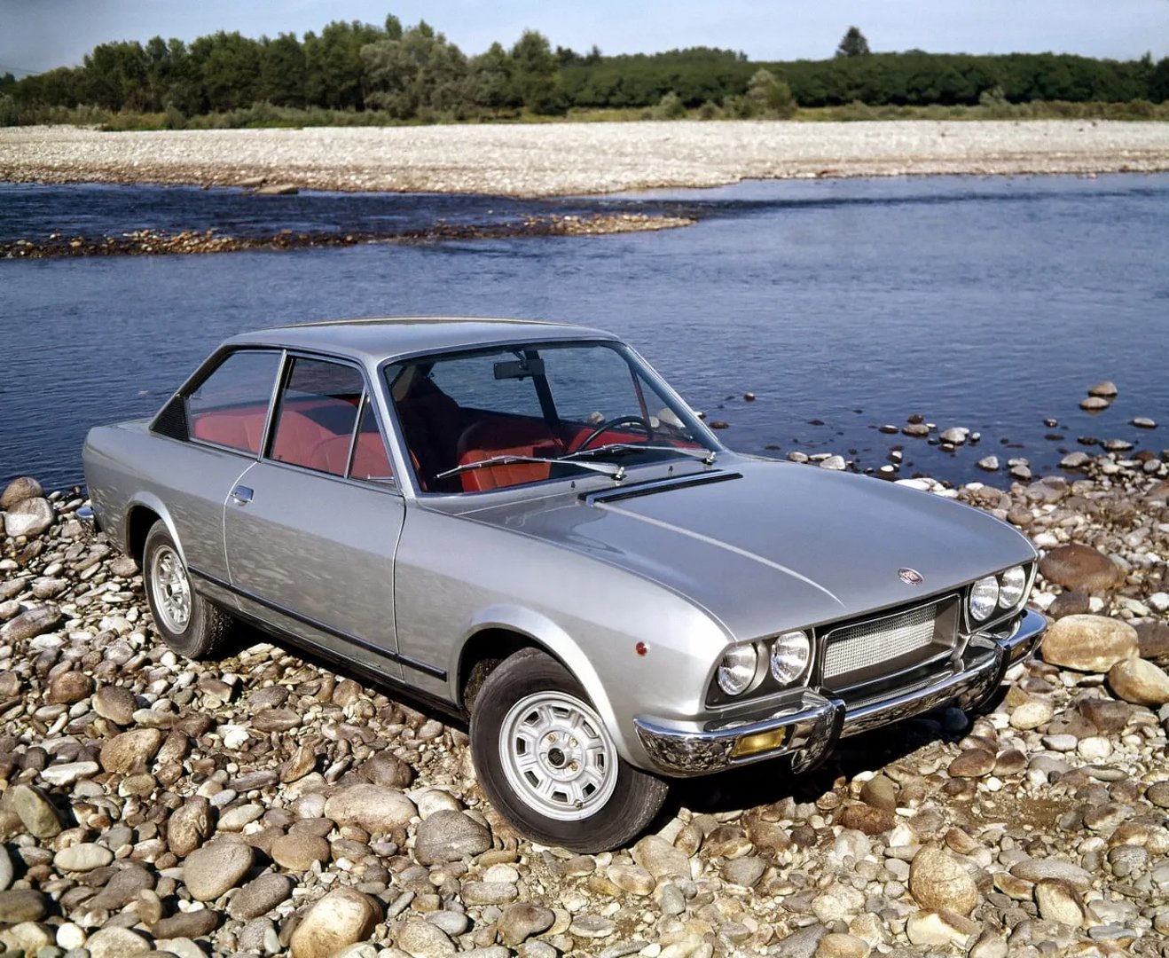 Fiat_124_1_generation__Coupe__7.jpg