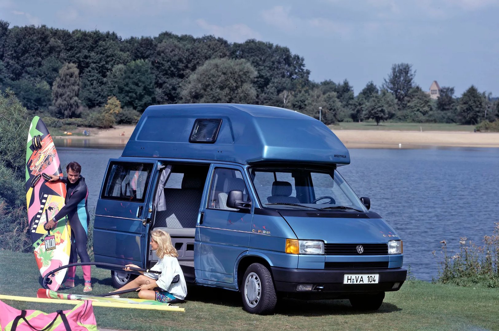 Volkswagen_California_4_generation__Minivan__1.jpg
