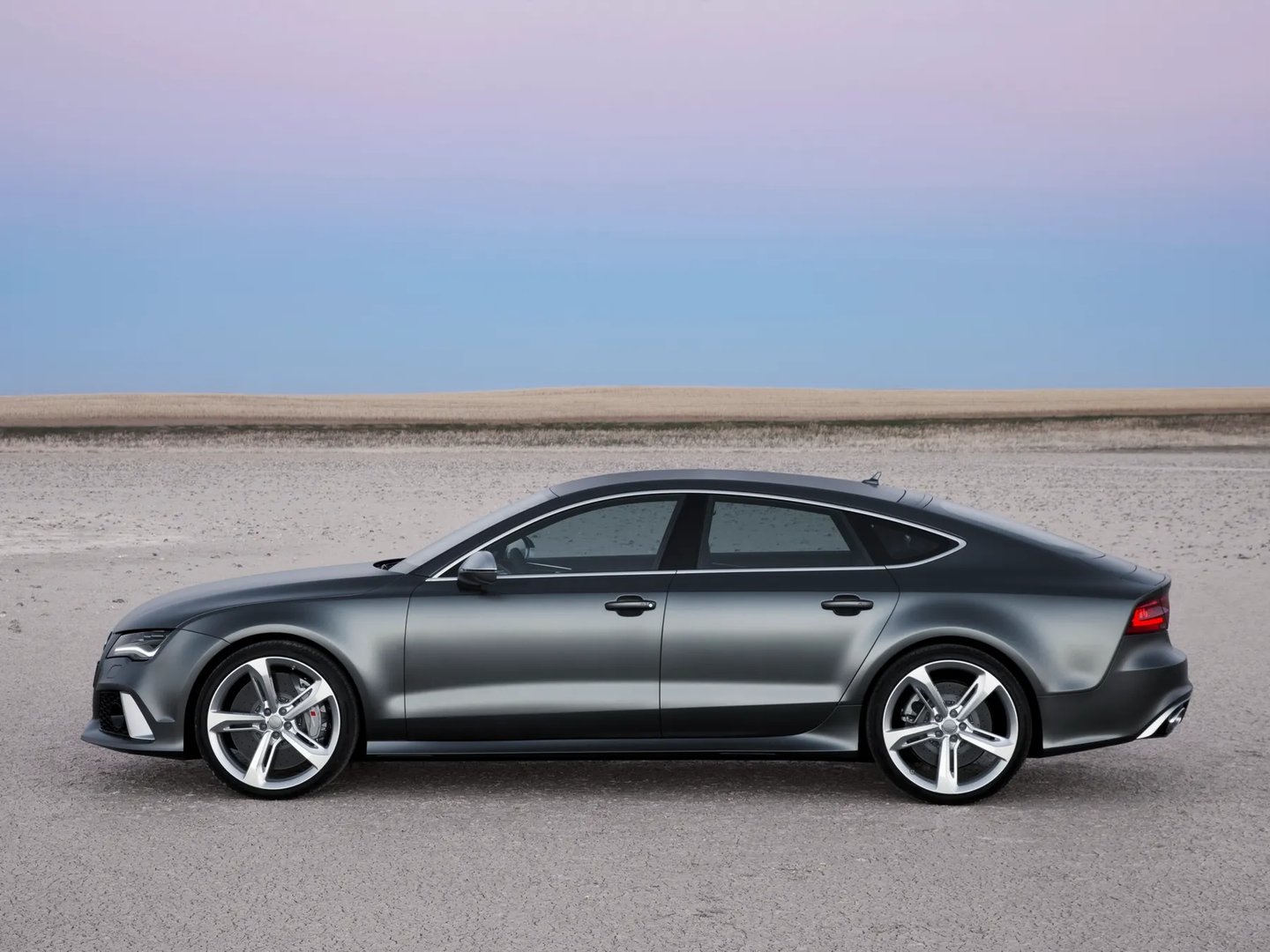 Audi_RS7_1_generation__Liftback__2.jpg