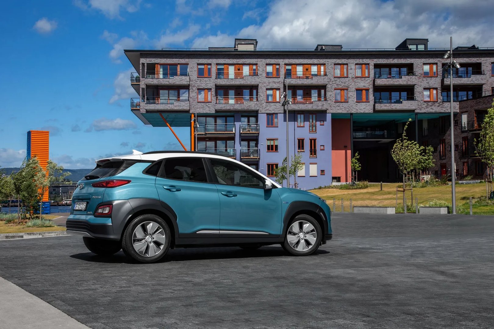 Hyundai_Kona_EV_1_generation__SUV_5-doors__2.jpg