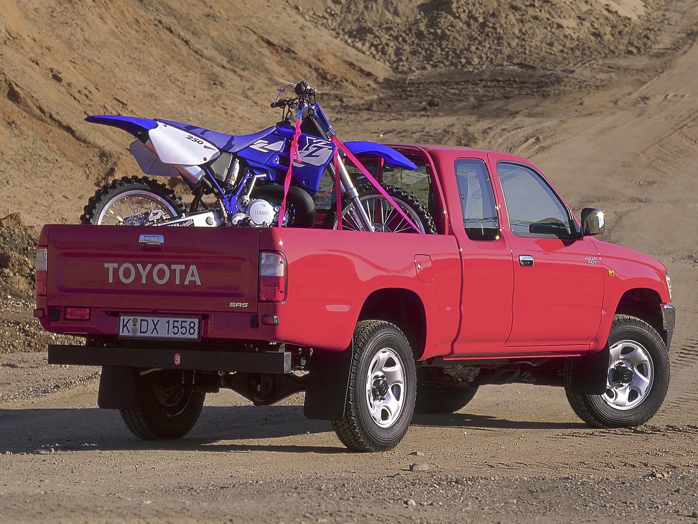 Toyota_Hilux_6_generation__Pickup_1.5-cab__2.jpg