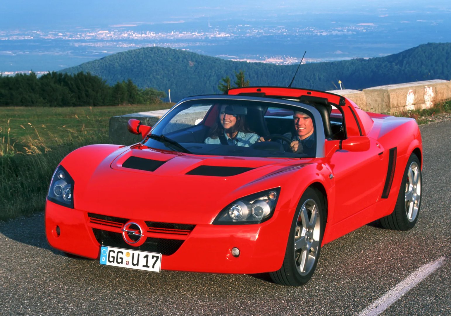Opel_Speedster_1_generation__Targa__13.jpg