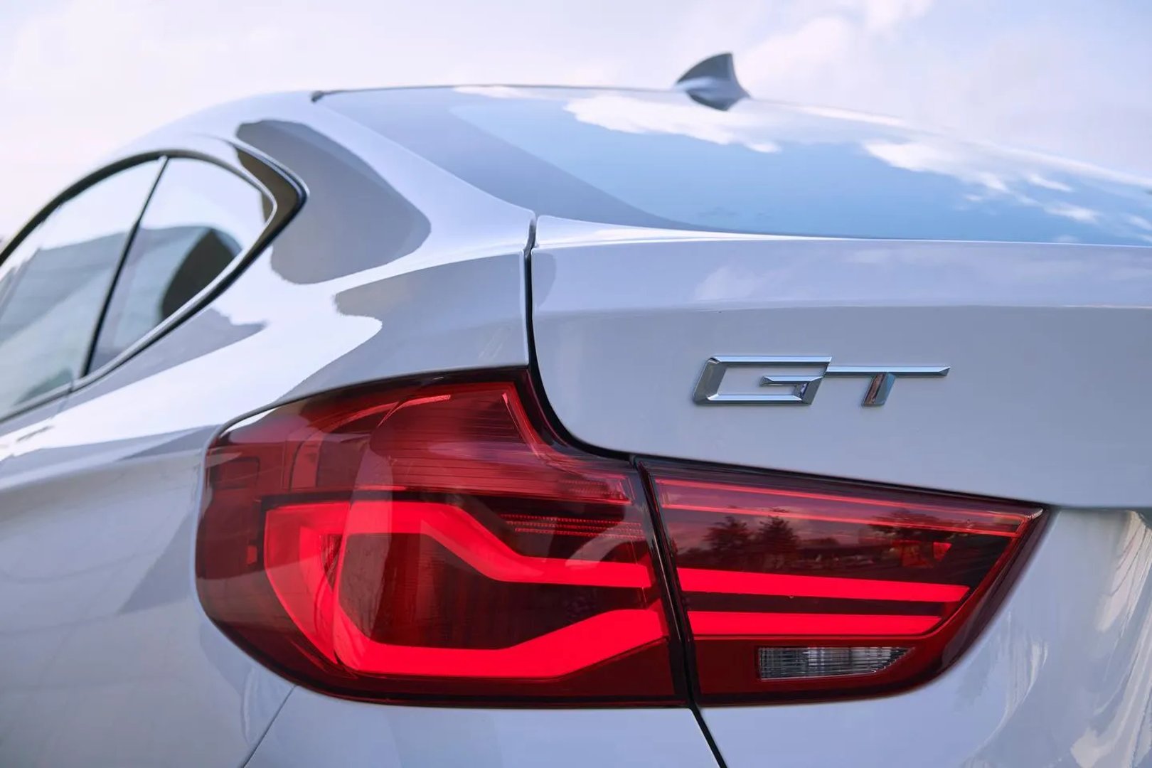 BMW_3_series_6_generation_restyling__Liftback__5.jpg