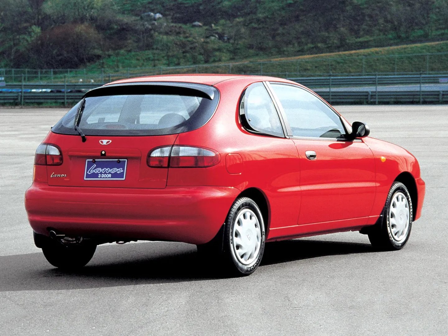 Daewoo_Lanos_1_generation__Mini_3-doors__2.jpg