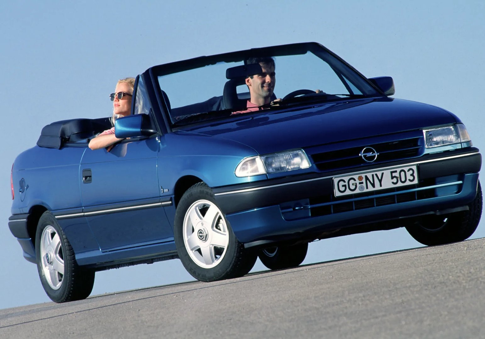 Opel_Astra_1_generation__Cabrio__2.jpg