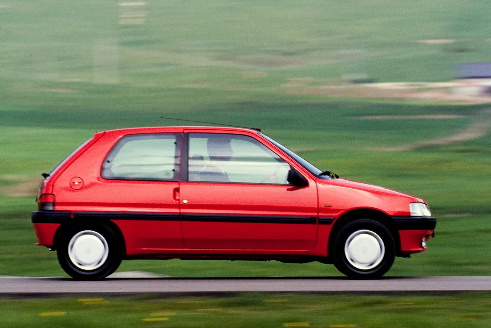 Peugeot_106_1_generation__Mini_3-doors__2.jpg