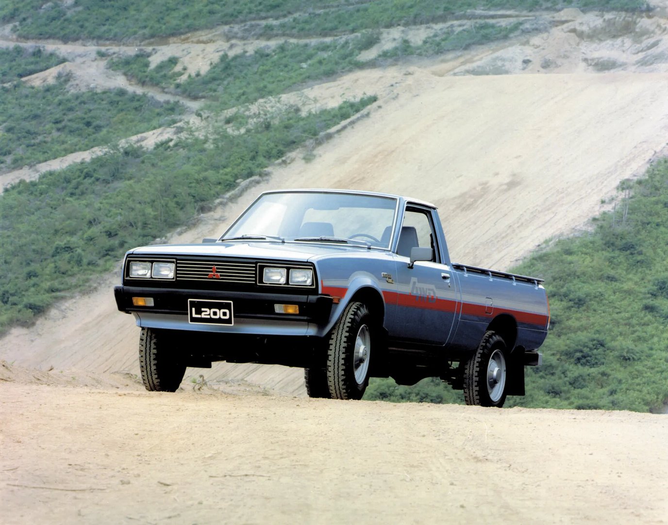 Mitsubishi_Triton_1_generation__Pickup_single-cab__2.jpg