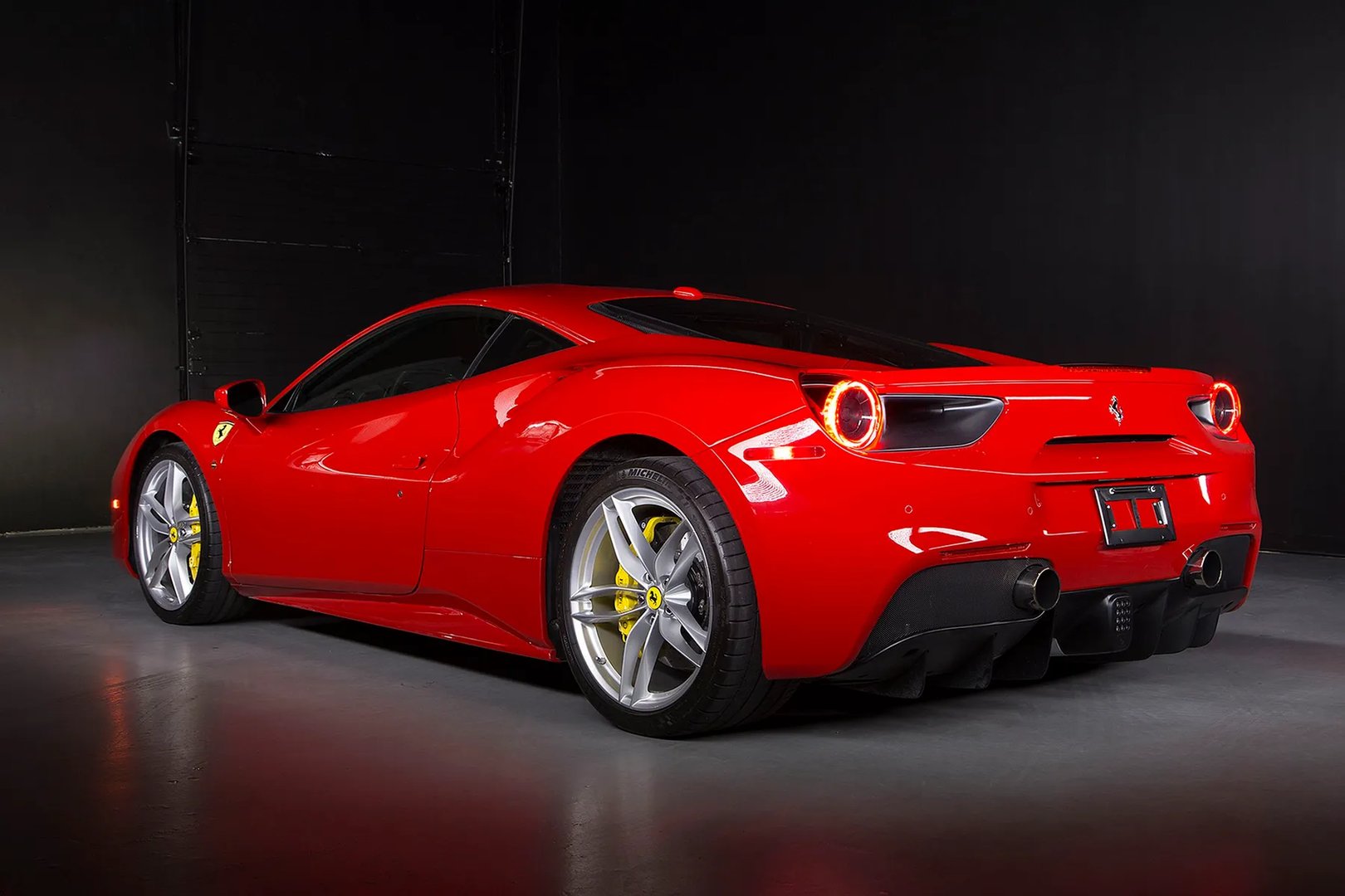 Ferrari_488_1_generation__Coupe__13.jpg