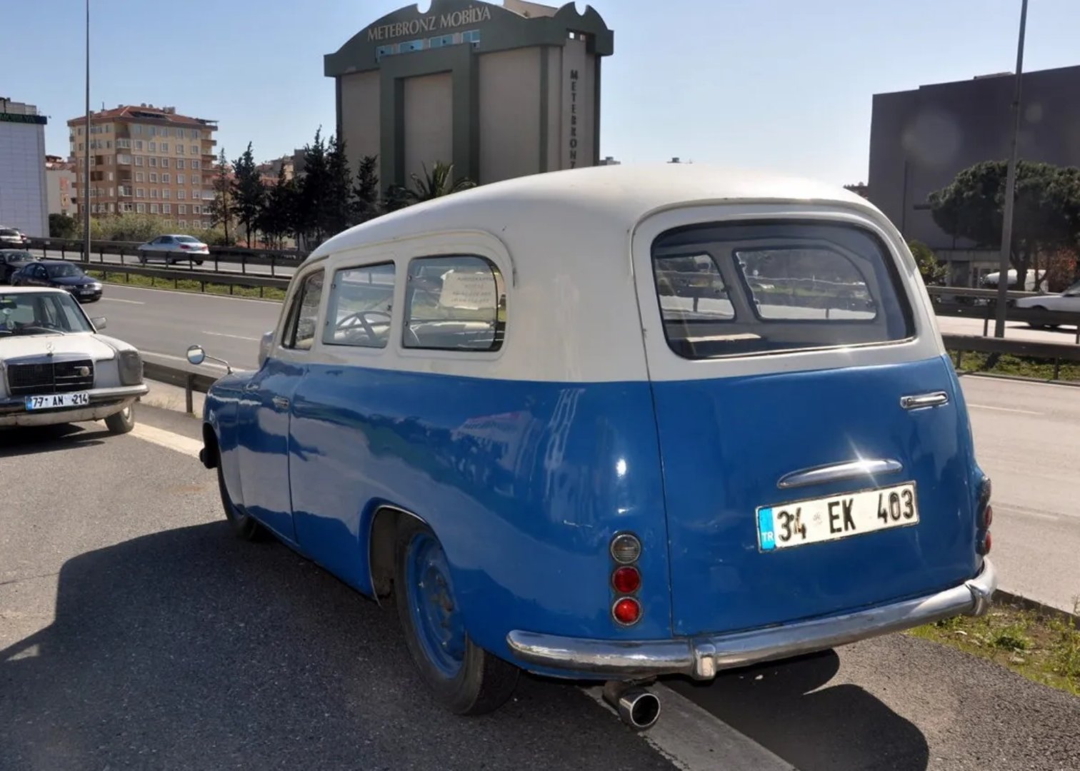 Skoda_1200_1_generation__Estate_3-door__2.jpg