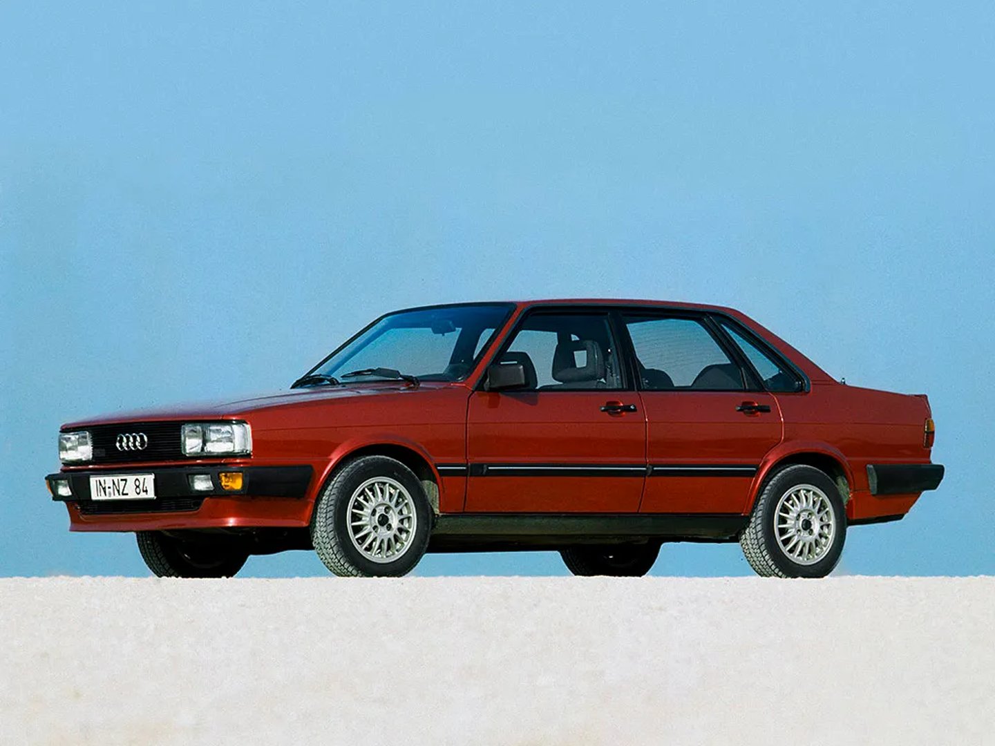 Audi_80_2_generation__Sedan__1.jpg