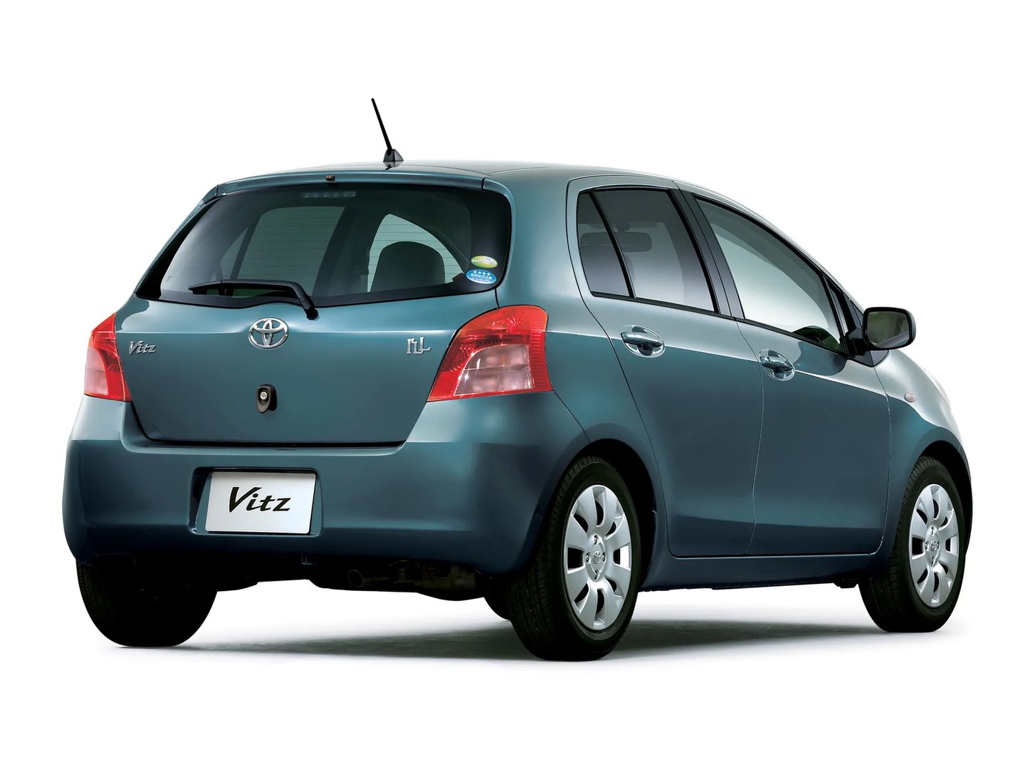 Toyota_Vitz_2_generation__Mini_5-doors__3.jpg