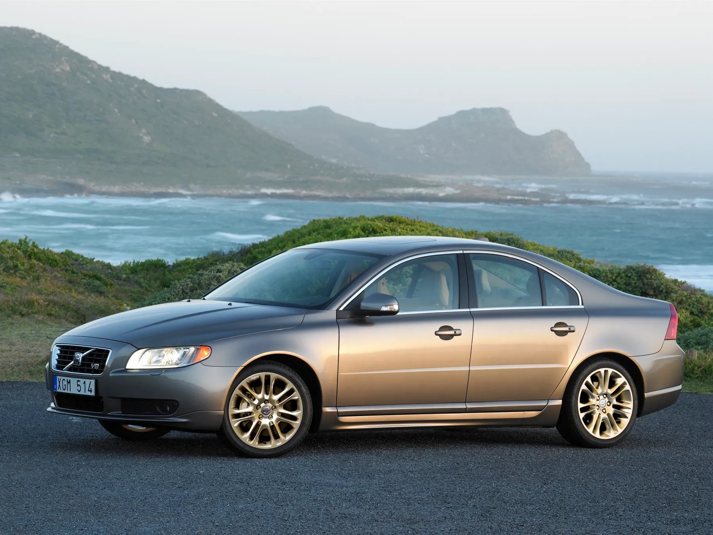 Volvo_S80_2_generation__Sedan__7.jpg