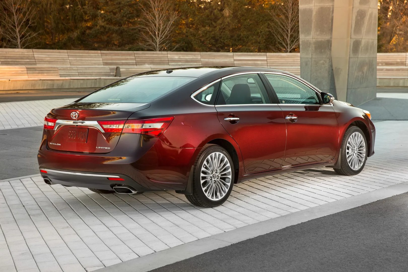 Toyota_Avalon_4_generation_restyling__Sedan__6.jpg