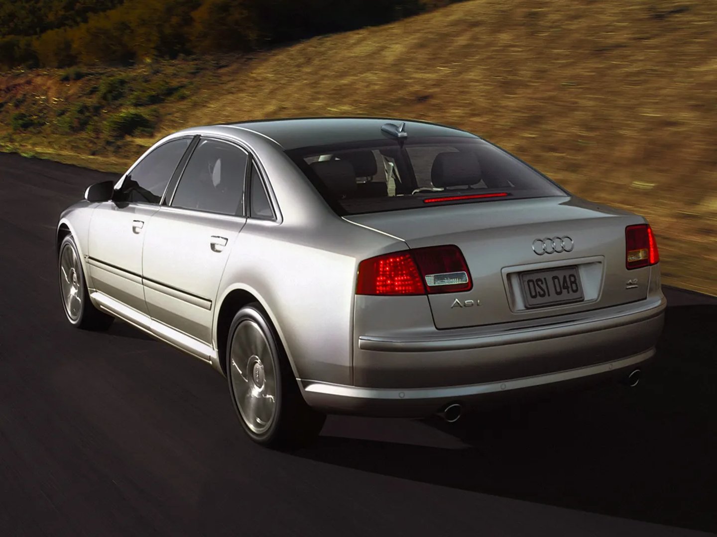 Audi_A8_2_generation__Sedan_Long__6.jpg