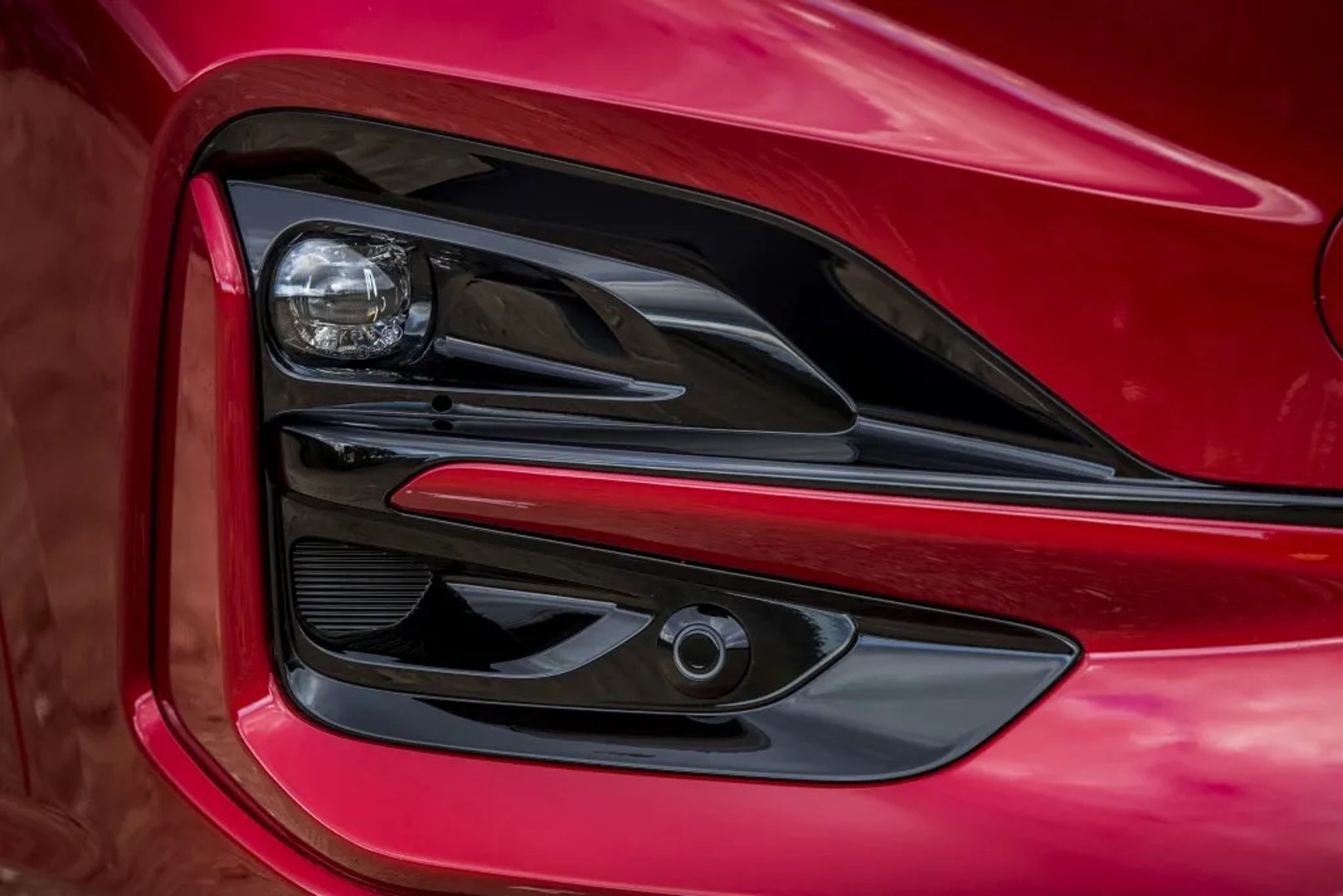 Ford_Kuga_3_generation__SUV_5-doors__12.jpg