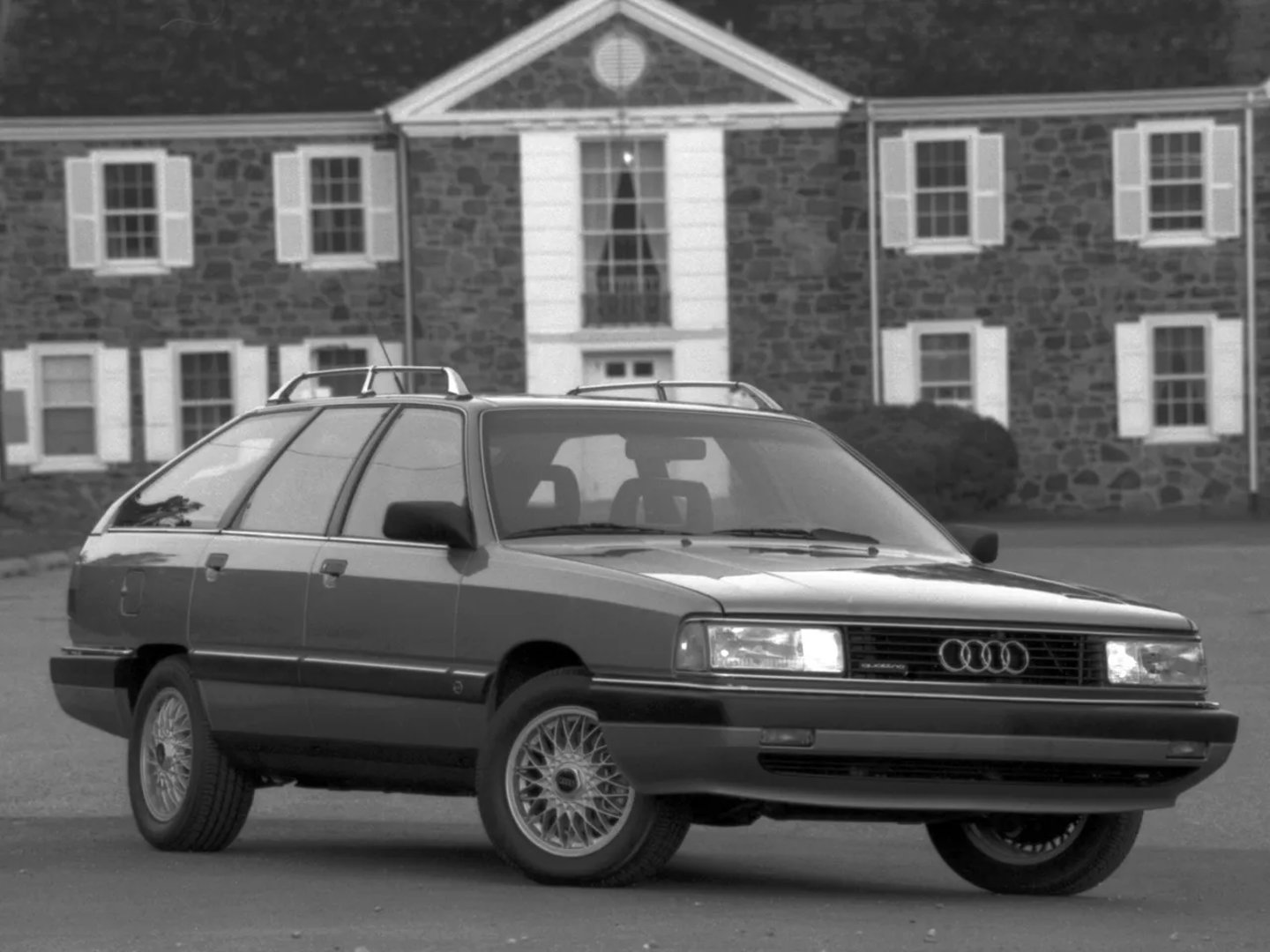 Audi_200_2_generation_restyling__Estate_5-door__7.jpg