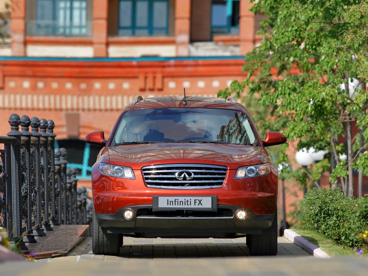 Infiniti_FX_1_generation_restyling__SUV_5-doors__5.jpg