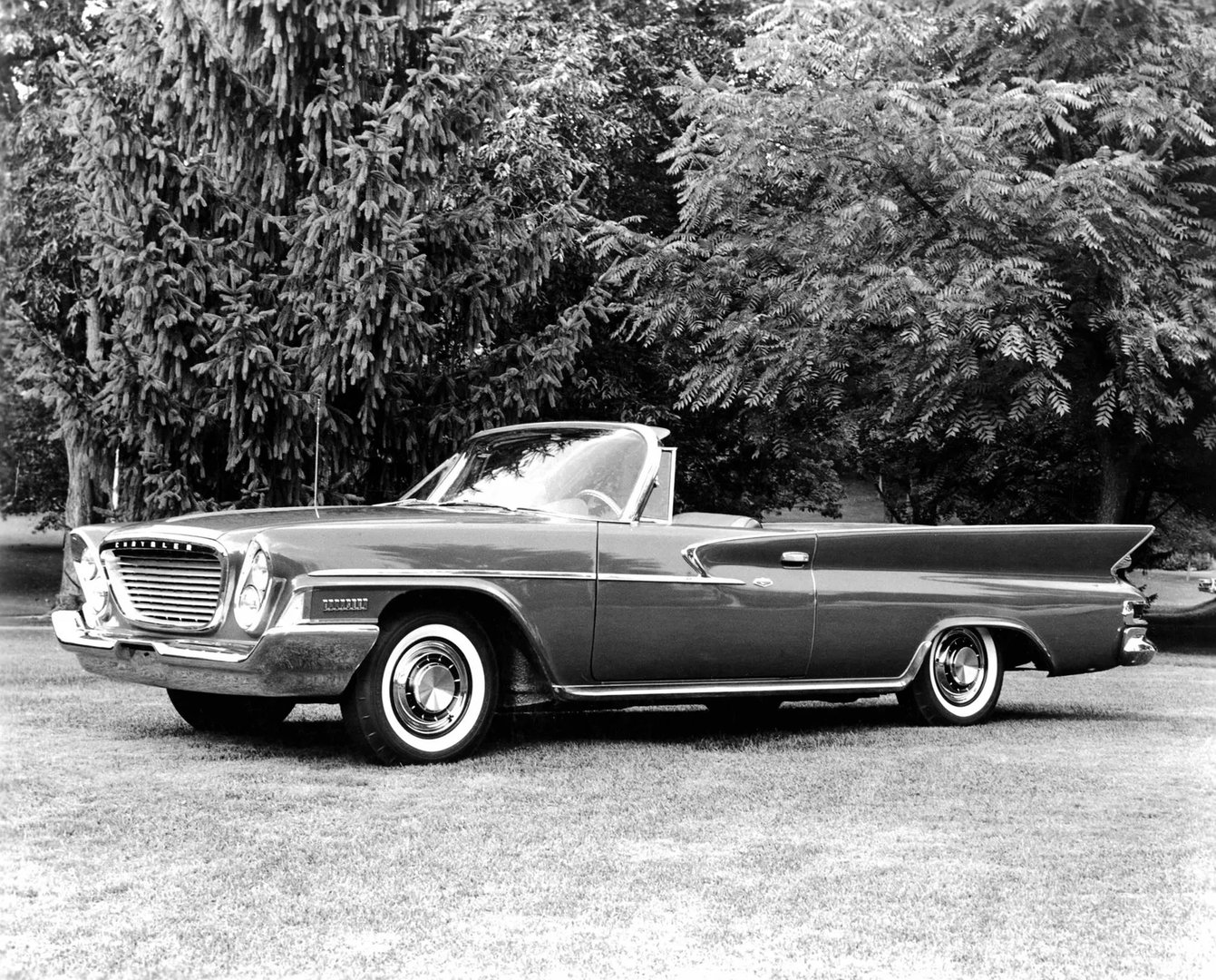 Chrysler_Newport_2_generation__Cabrio__3.jpg