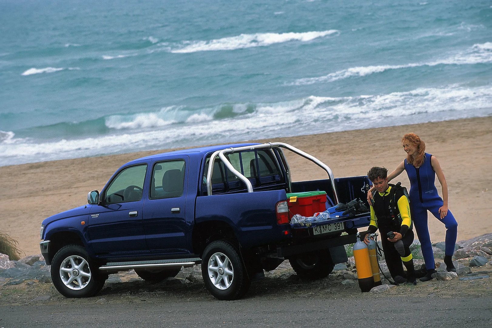 Toyota_Hilux_6_generation__Pickup_double-cab__2.jpg